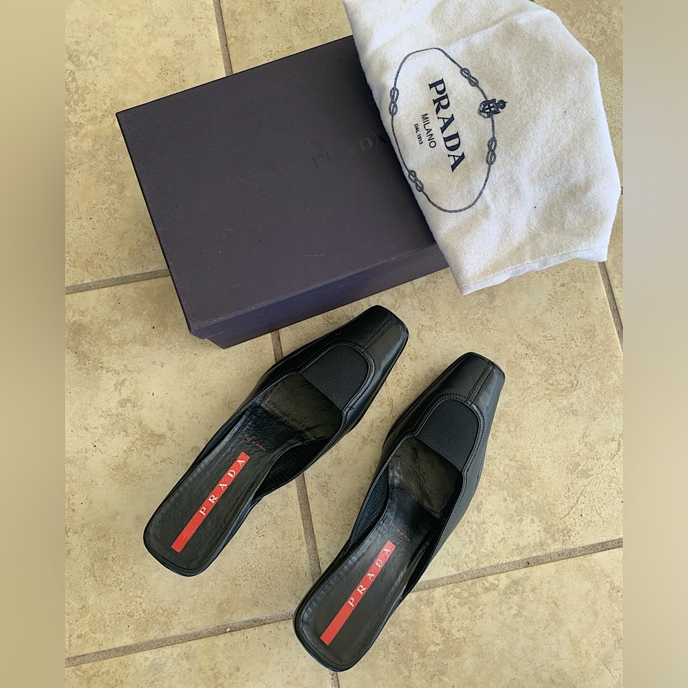 Vintage PRADA heels size 37 (6.5 us)